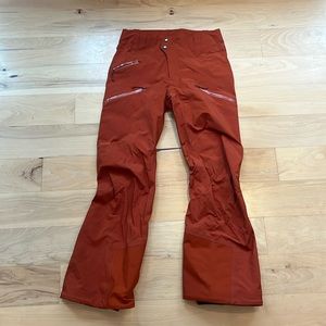 Woman’s ski/snowboard pants (barely used)